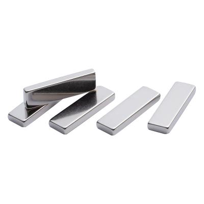 Corrosion Resistance Bar Neodymium Magnets With ISO14001 Certification