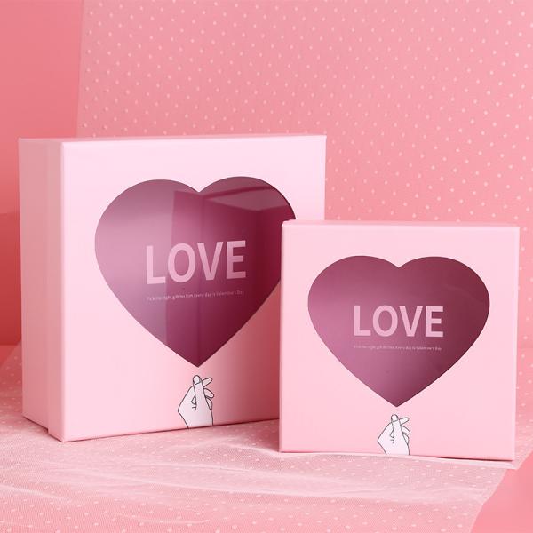 Подарочная коробка с прозрачным окном в форме сердца с вашим логотипом