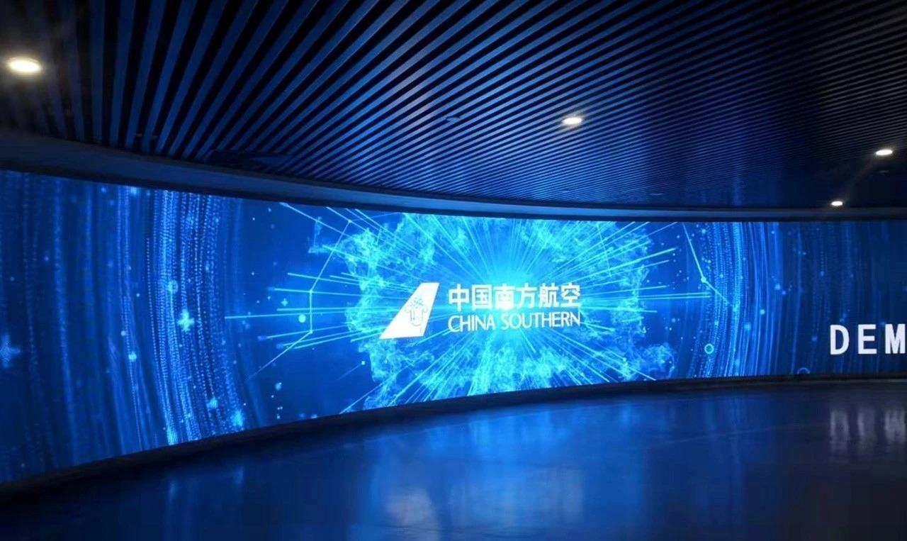 P1.579 LED Flexible Display 240x120mm 3840Hz High Refresh Rate Curved LED Screen Panel