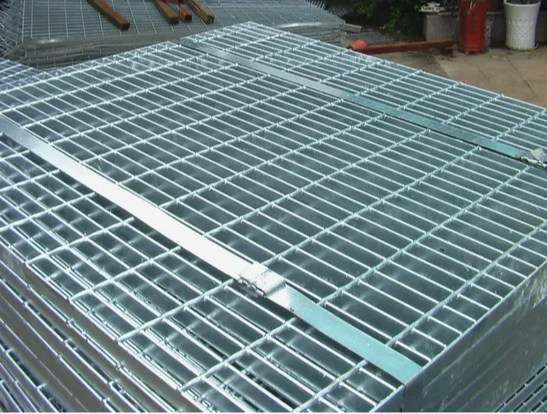 Hot DIP Galvanized Finish Plain Steel Bar Grating with Customizable Dimensions for Industrial Flooring