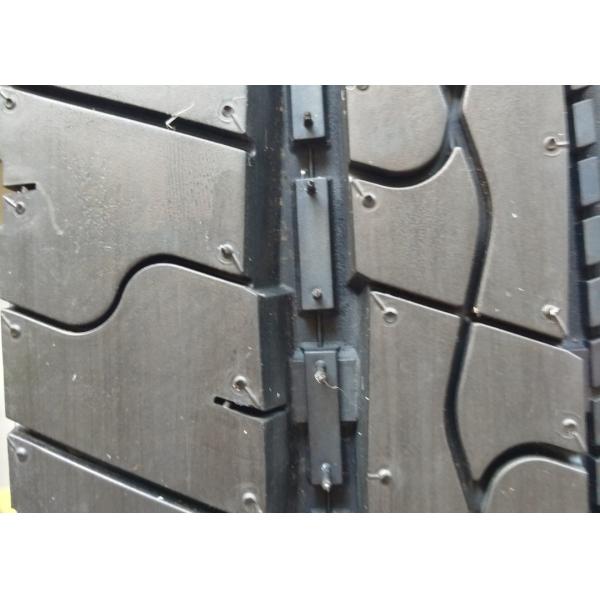 Reinforced 11R 22.5 Truck Tires , Low Rolling Resistance Tires 4 Zigzag Grooves