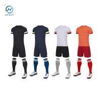 Camiseta de fútbol de tamaño adulto: malla de poliéster ligera, colores vibrantes del equipo, tecnología de eliminación de humedad