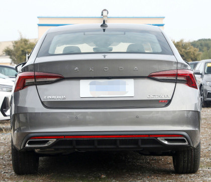 Хэтчбек газа места двери 5 компакта 5 варианта Skoda Octavia 2023 PRO TSI280 Shexiang