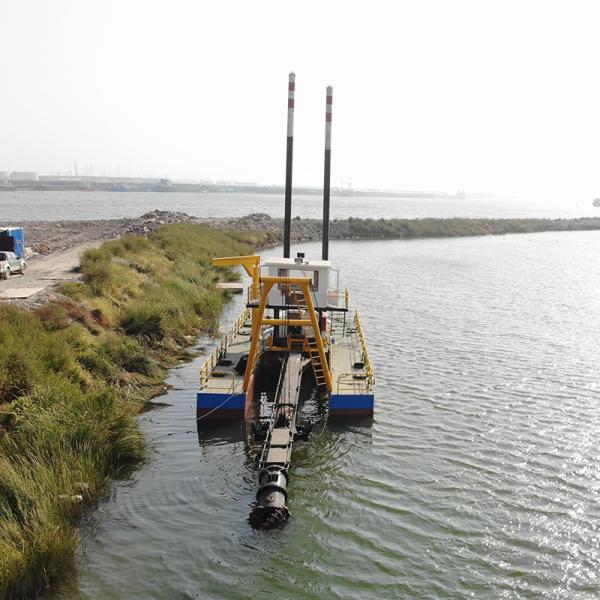 Solid Capacity 600m3/H Discharge Distance 1500m Length 38m Sand Dredger with CE/ISO
