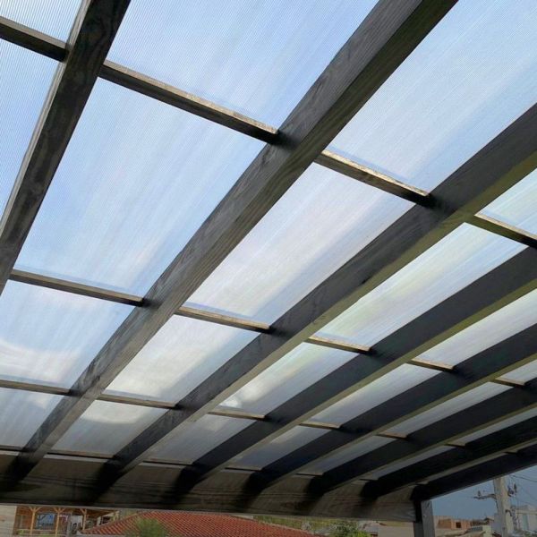 Multiwall 4*8feet Clear Polycarbonate Hollow Sheet 10mm Thick Twinwall Panel Providing Lightweight Durable Solution with UV Protection and High Strength for Awning and Canopy