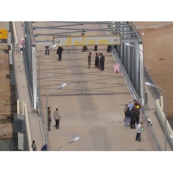 200のパネルのプレハブの一時的なトラス アーチ橋構造