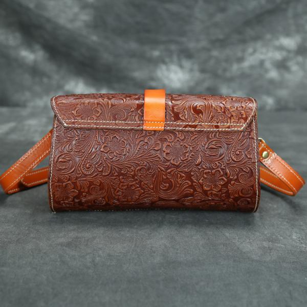 0.44kg Retro Vegetable Tanned Messenger Leather Barrel Bag