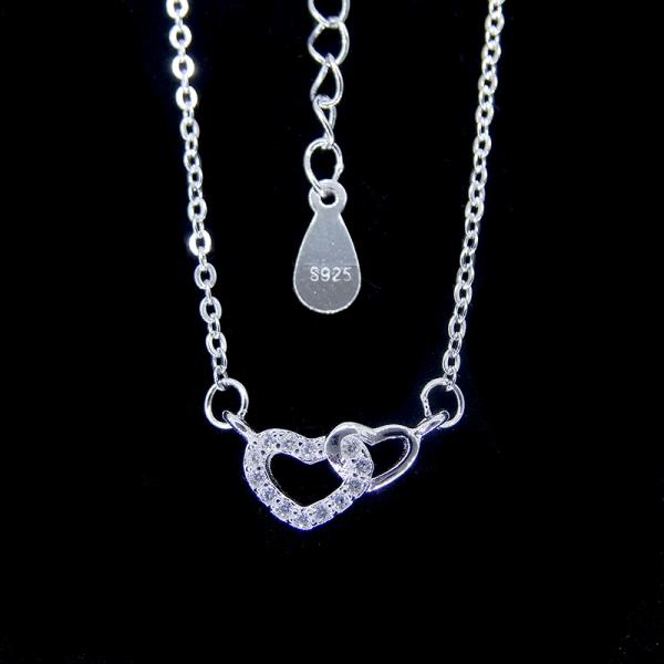 Ожерелье Зирконя стерлингового серебра танцев привесное кубическое с красной округлой формой пункта