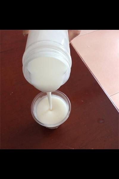 Milky white liquid Styrene Acrylic Polymer Emulsion For Coating Providing Abrasion Resistance Long Lasting Protection