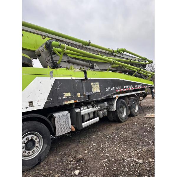 2019 Vente spéciale Zoomlion 63m Béton Pompes Truck Hauteur maximale du tissu 62.1M Arbre numéro 4 utilisé pour les projets de construction