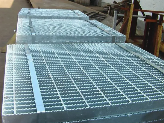 Hot DIP Galvanized Finish Plain Steel Bar Grating with Customizable Dimensions for Industrial Flooring