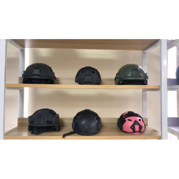 Американская пара черных и коричневых подложки для коленного сустава