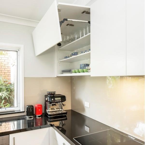 Modern Luxury Apartment Modular Furniture Cupboard White Lacquer Kitchen Cabinets For Home