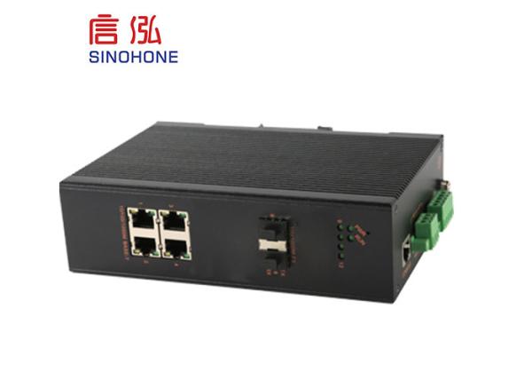 Corrugated Housing Gigabit Fiber Optic Network Switch With 4 RJ45 2 SFP For Outdoor