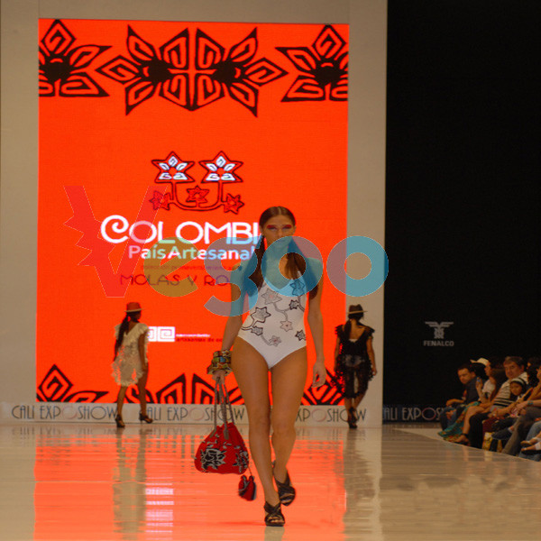 O fundo de fase interno da cor completa 3.91mm conduziu a tela grande 1000cd/㎡ da exposição