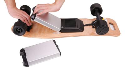 Small Single Hub Motor Electric Longboard Zero Emission Customized Color