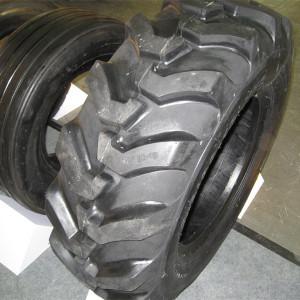 10.5 12.5/80-18 industrial backhoe tires R4 agricultural tyres  from China factory suppliers
