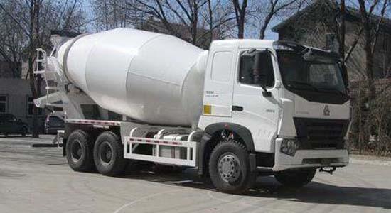 Concrete Mixer Pump Truck , Mixer Concrete Truck With L2000 Cabin 6 By 4 Drive