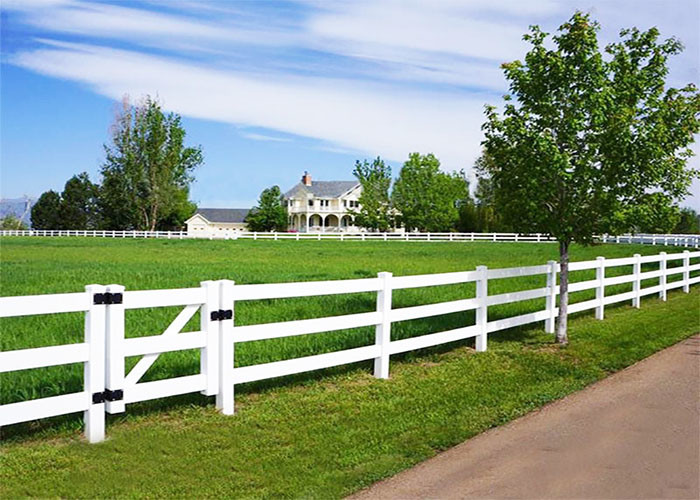4 Rails Eco-Friendly Heavy-Duty UV-Resistant PVC Horse Fence