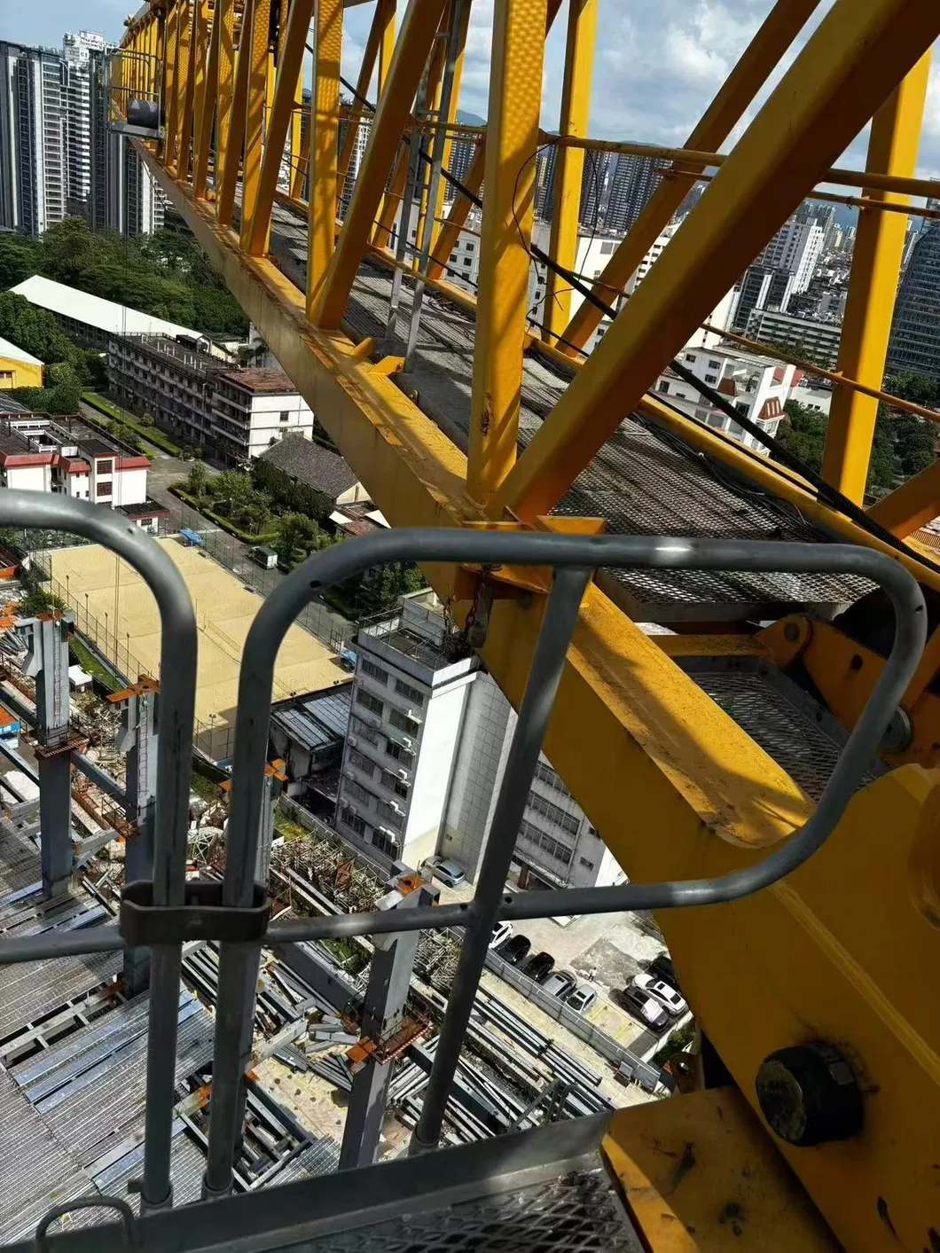 Grue de levage manipulateur haute stabilité et écologique Zoomlion D1200-64