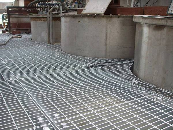 Hot Dipped Galvanized Steel Grating and Steel Structure Walkway Compliant with ANSI/NAAMM MBG 531/532/533 EN 10025 GB/T 700/711 Standards