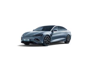 電気セダン車の優れた性能を実現するパノラミックサンルーフとマクファーソン式フロントサスペンション
