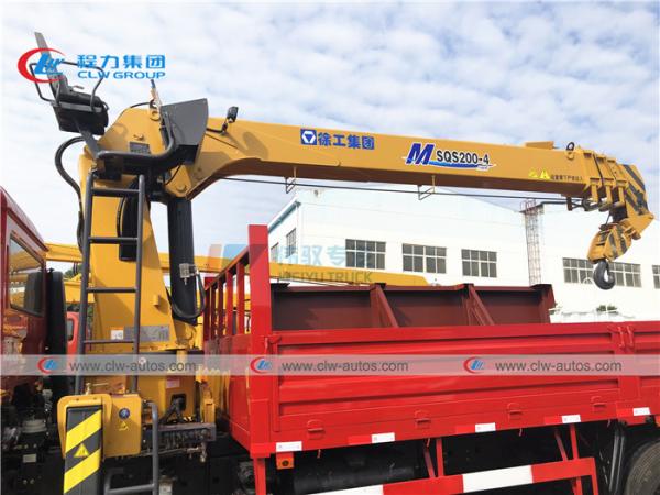 O caminhão de Dongfeng 190HP montou XCMG 8 toneladas de guindaste reto do crescimento
