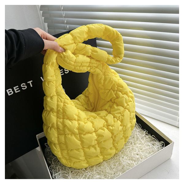 Customized Color Winter Cotton Padded Quilted Sling Down Tote Bag for Women in Winter
