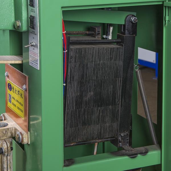 Dimensions 600*1200*1350mm Hot Hardware Lighting Shade Special Spot Welding Machine