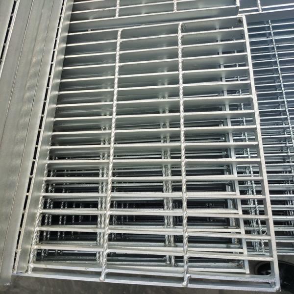 Galvanized Carbon Heavy Duty Steel Grating Platform Step Plate For Drainage Industry