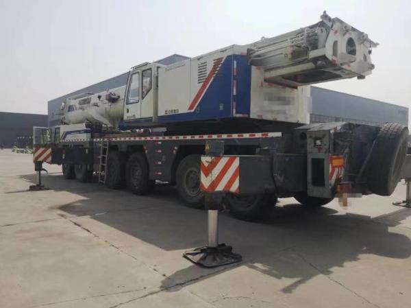 Crane télescopique à cinq bras montée sur un camion de 220 tonnes 2013 Zoomlion avec service après-vente