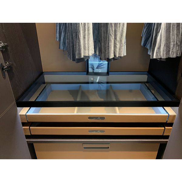Modern Stylish Wardrobe Closet with Customized Size and Durable Design Ready to Ship