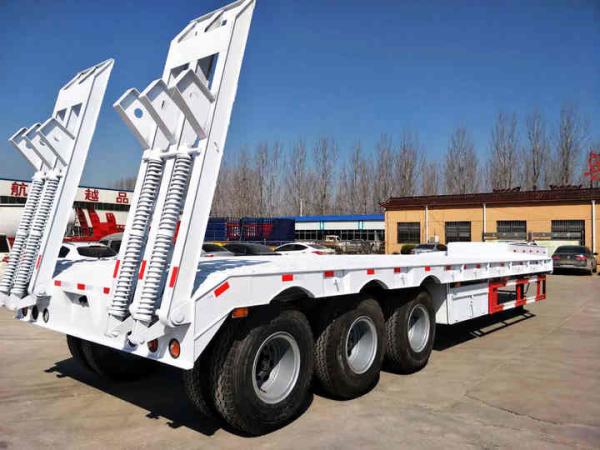 Tri-axle 60 Ton Low Bed Truck Trailer- SINOMICC semi trailer white color for transit machines