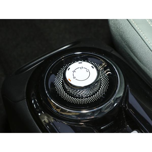 White Wuling Binguo Véhicule électrique Voiture compacte Autonomie de 410 km