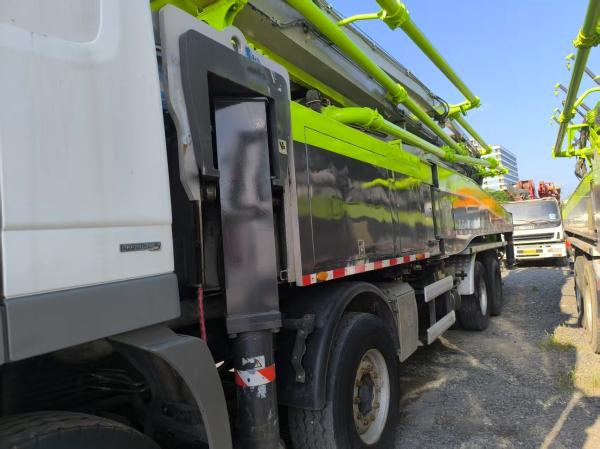 2019 Used Zoomlion 56M Concrete Pump Truck Mercedes Benz Chassis with Intelligent & Efficient Operation