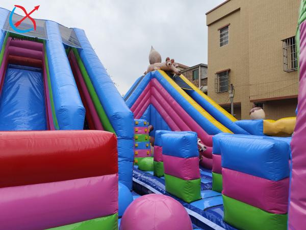 Chambre gonflable pour les enfants, cours d'obstacles de l'âge de glace, terrain de jeu de la ville gonflable