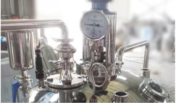 Tanque de mezcla emulsionante de acero inoxidable de 50L con homogeneizador de alto cizallamiento