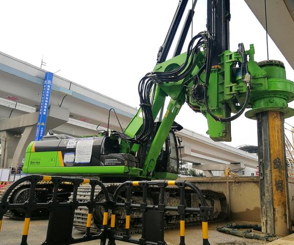 Diamètre 2000mm de 320KN/M Rotary Drilling Rig Machine Advanced Technology Max
