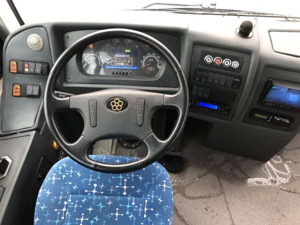 Mielage 5000km 250kwh Yinlong Electric Bus 46 Seater Bus 100 Km/H