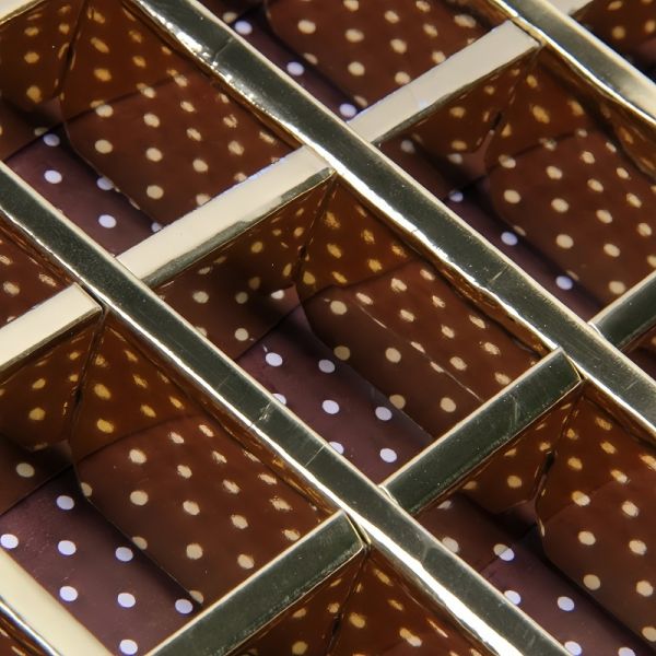 Customized Ribbon Luxury Gift Box Eco Friendly With Top And Bottom Covers