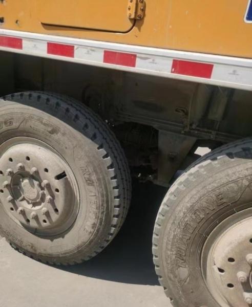 Certifié ISO9001 Chine Grue de terrain accidenté Grues de camion 70t Soulevé en orange