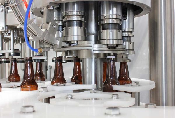 2000BPH -20000BPH Beer Bottle Filling Equipment  3 In 1 Good Sealing Performance
