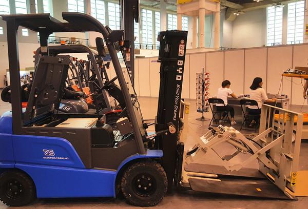AC Drive Motors Battery Powered Forklift 3m 2.5T Electric Counterbalance Truck
