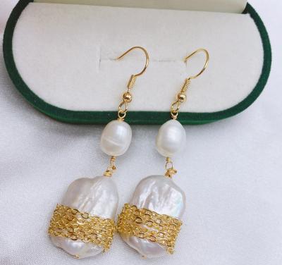 Natural Baroque Pearl Earring Fashionn Baroque Statement Wide Pearl Metallic Hoop Earring For Women New Big pearl Earing