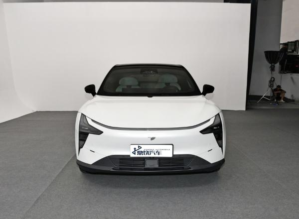 2025年 OEM輸出 スマート新エネルギー 自動バッテリー Jiyue 01 電気自動車