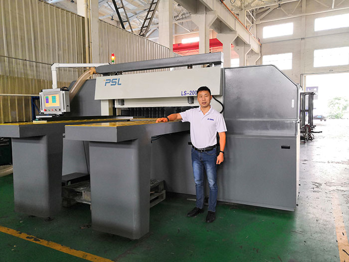 Центр автоматического штранг-прессования автомата для резки CNC алюминиевого алюминиевый подвергая механической обработке