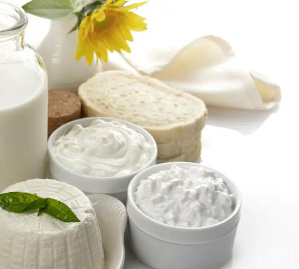 A linha de produção automática completa do leite da leiteria do iogurte pasteurizou