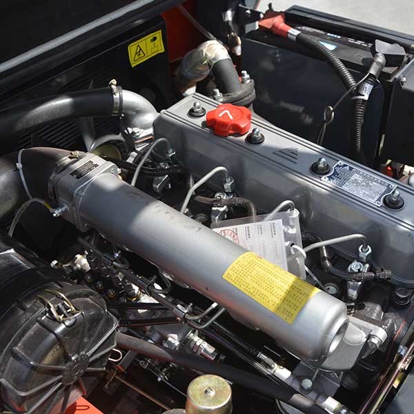 3000kgs Diesel Counterbalance Triplex Mast With Pull And Push Attachment