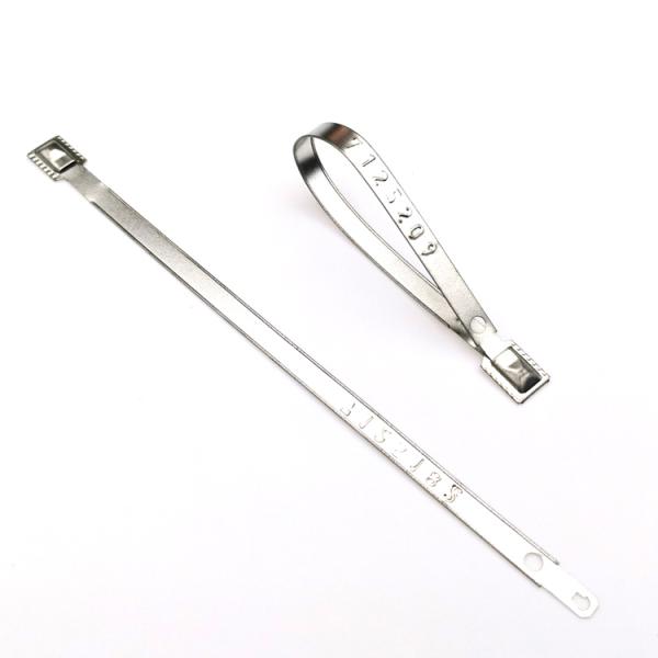 Embossed Strapping Metal Seals With Pull Tight Locking Mechanism Anti Rust