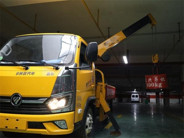 Good Quality Price Foton 4x2 Small Truck 1.5ton Folding Arm Truck Mounted Crane